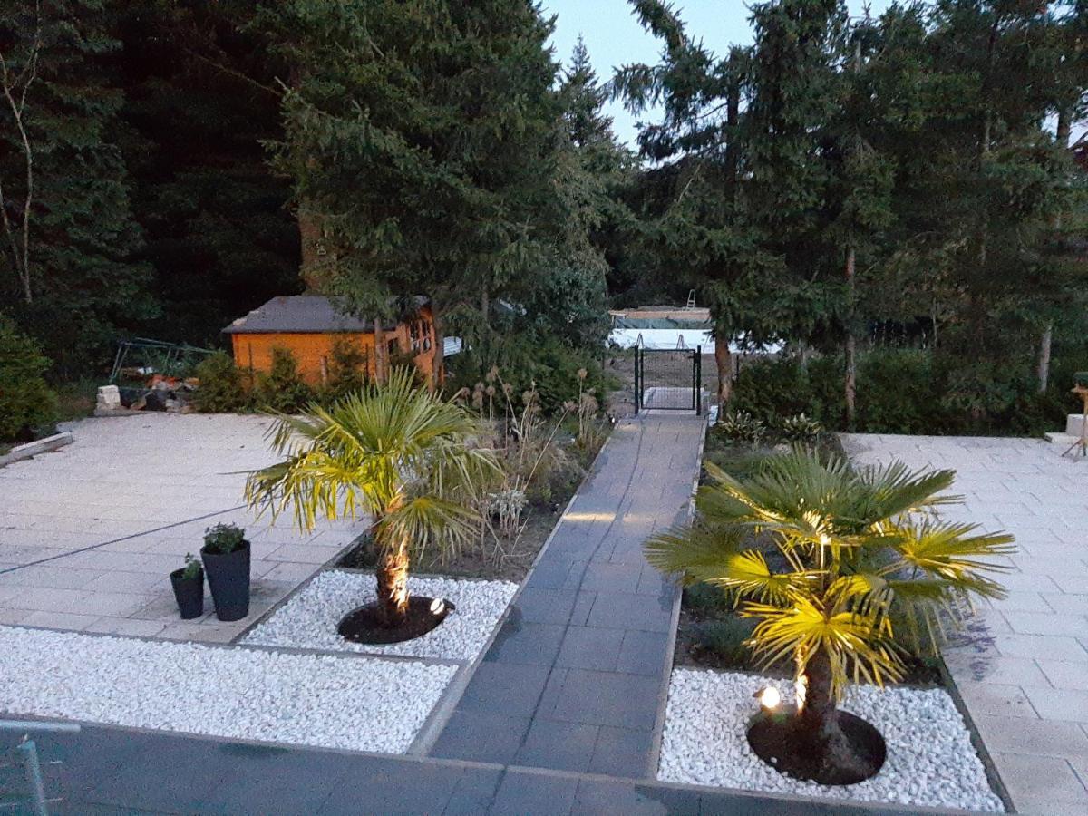Design Apartment- 24H Self-Check-In - Bis 4 Pers - Parkplatz - Wifi - Balkon -Terrasse - In Direkter Weihernaehe - Radwege Schiffweiler Kültér fotó